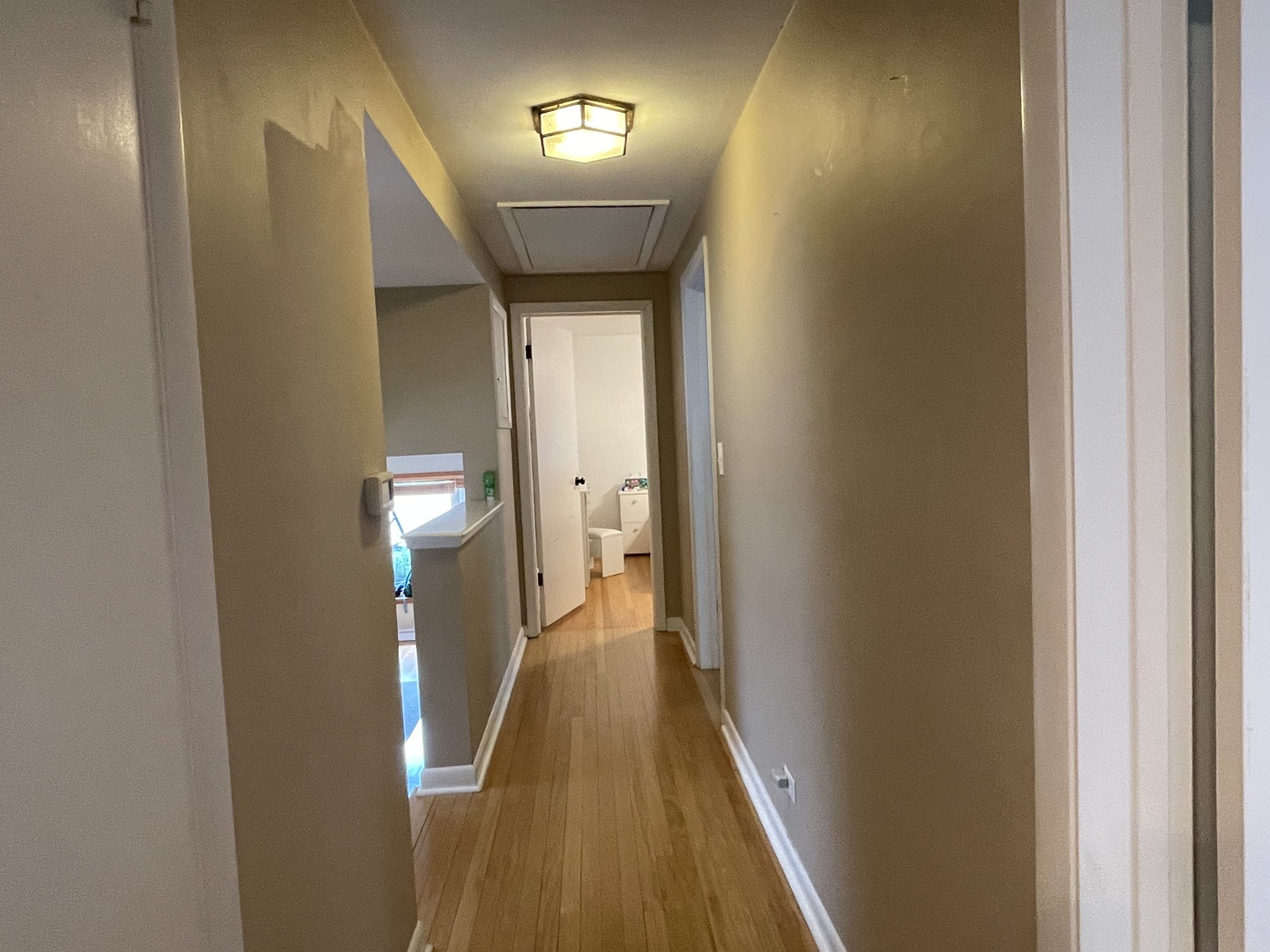 1201 Daryl Lane Northbrook, IL 60062 - Photo 4 of 15 a view of a hallway with wooden floor