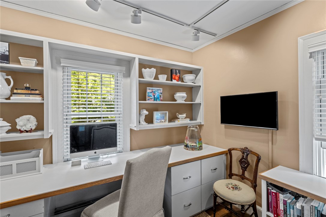 181 Rumstick Road Barrington, RI 02806 - Photo 16 of 46 First floor private office