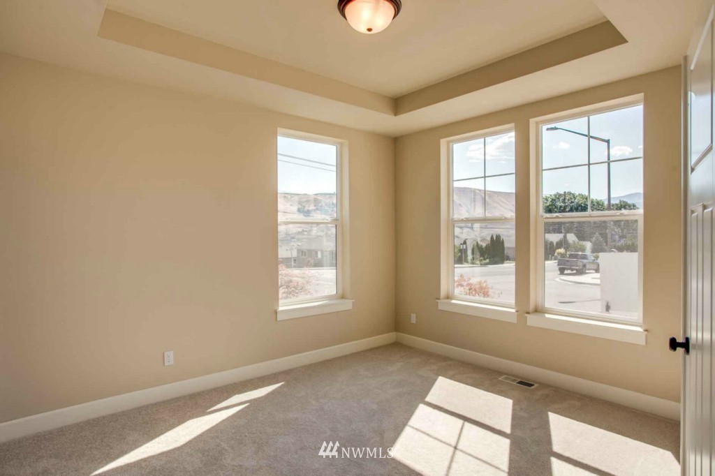 22611 38th Drive Southeast Bothell, WA 98021 - Photo 4 of 15