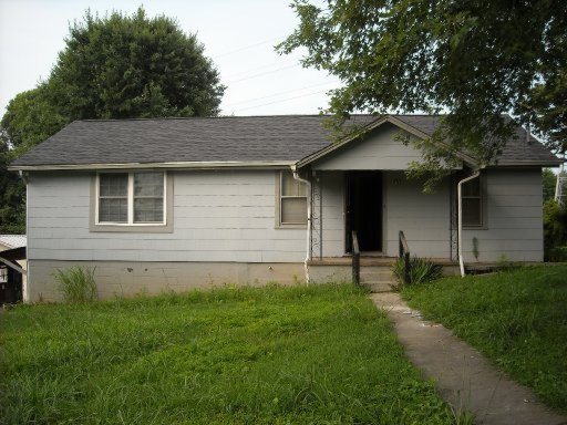 6711 Greer Road Knoxville, TN 37918 - Photo 1 of 17 Primary Photo