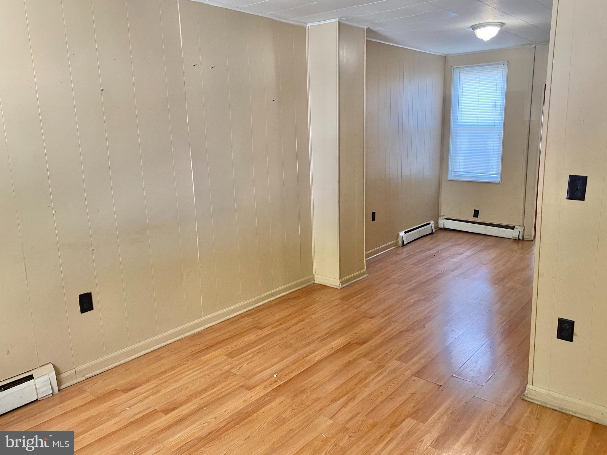 625 Clinton Street Reading, PA 19601 - Photo 3 of 22 Gallery Image 3