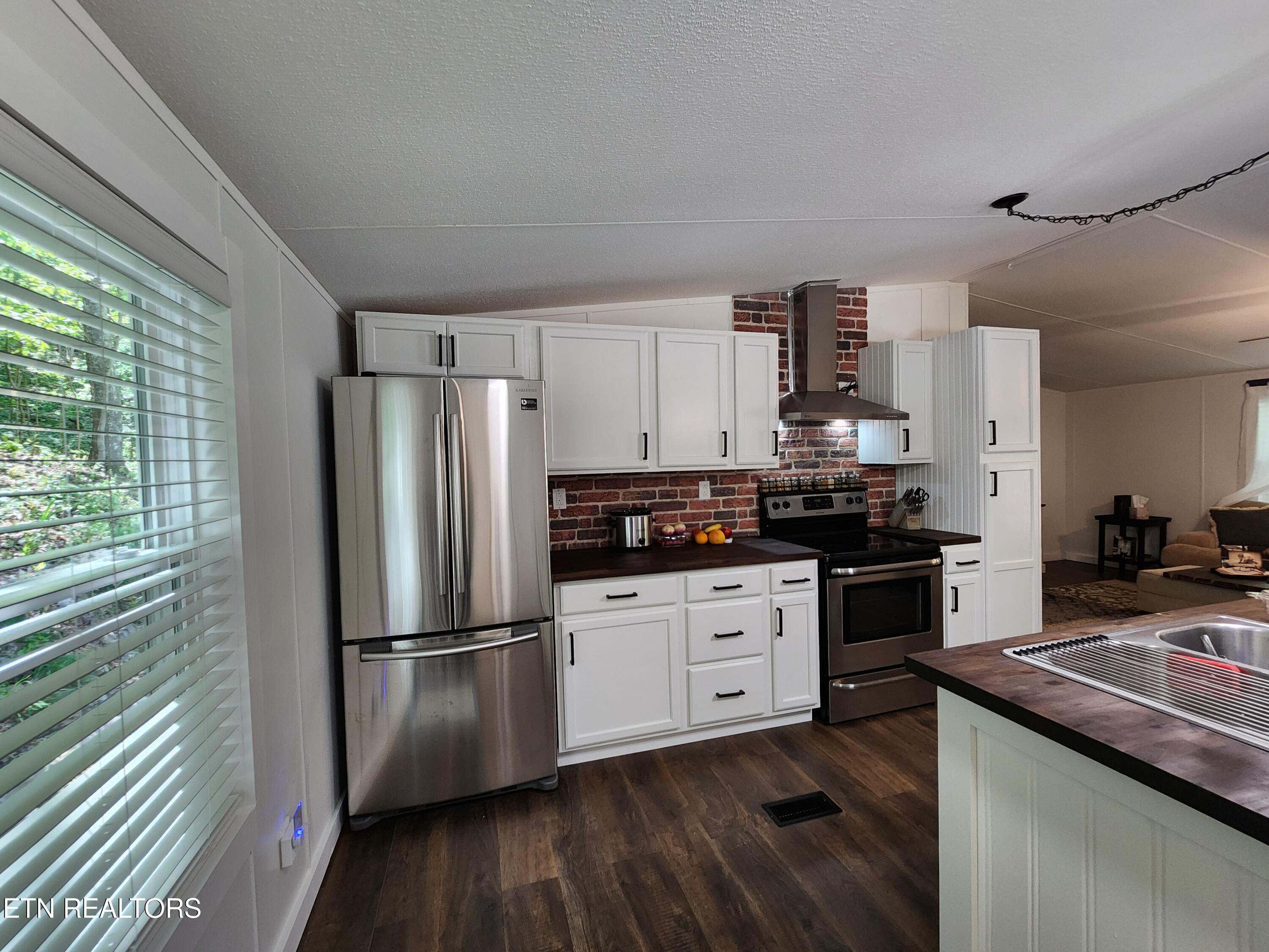 441 Parker Road La Follette, TN 37766 - Photo 11 of 47 20250429_114355