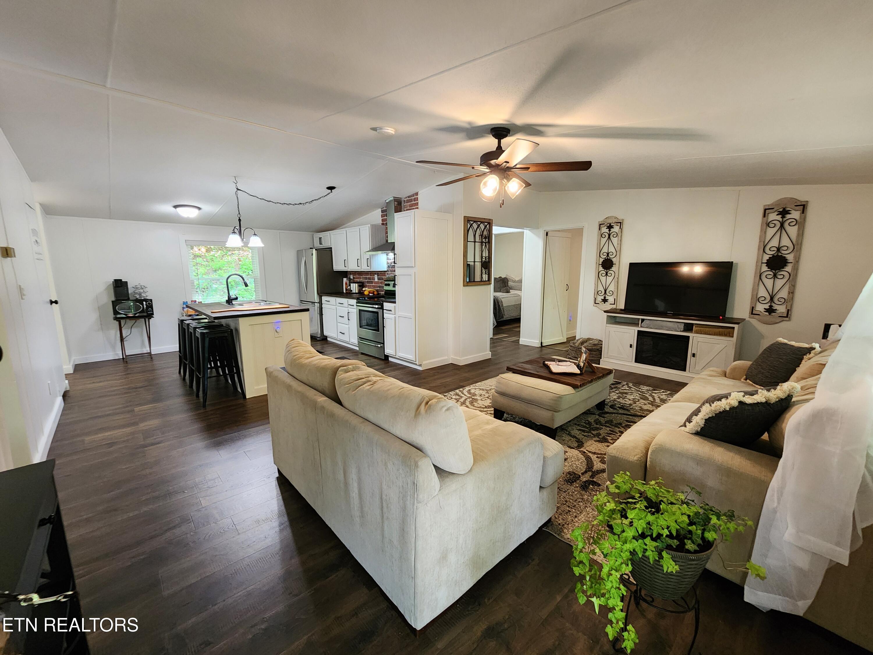441 Parker Road La Follette, TN 37766 - Photo 4 of 47 20250429_115736