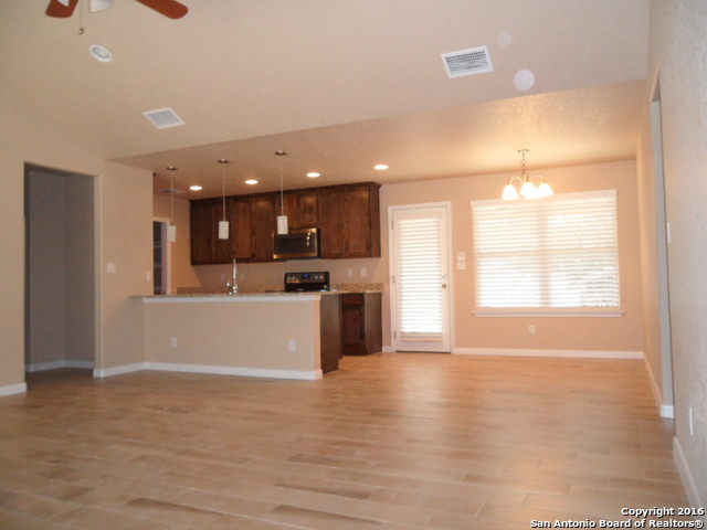 606 Mockingbird Cove Spring Branch, TX 78070 - Photo 3 of 22