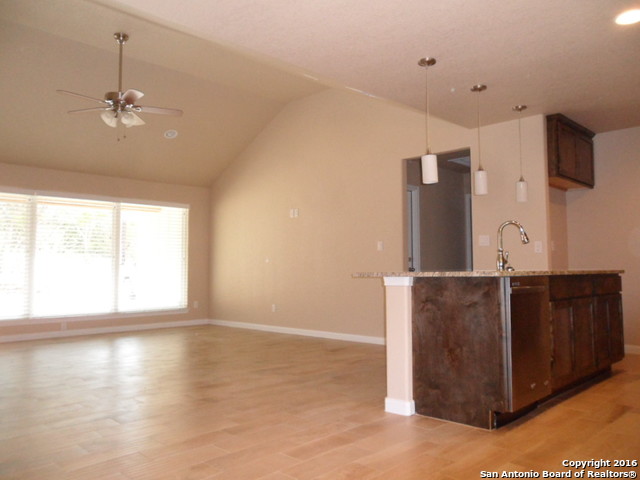 606 Mockingbird Cove Spring Branch, TX 78070 - Photo 4 of 22