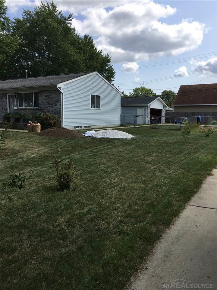 8410 Toepfer Road Warren, MI 48089 - Photo 2 of 29 31337163-1.JPG