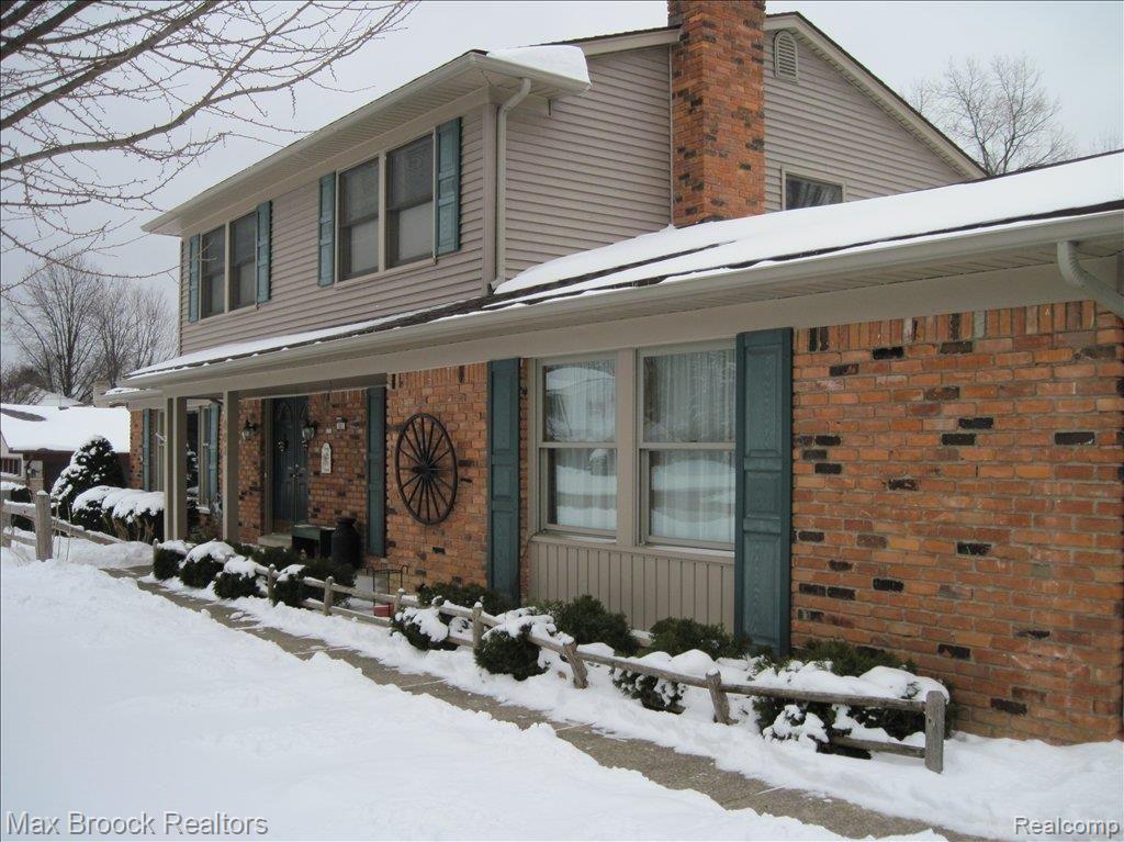 603 South Fieldstone Drive Rochester, MI 48309 - Photo 2 of 25 Shagbark Photos 007