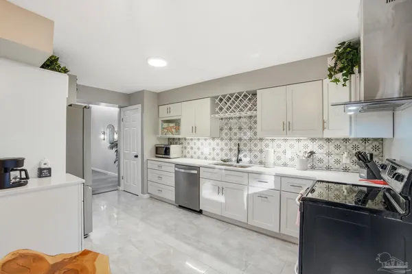 $1,900 | 4822 Huron Drive, Pensacola, FL 32507