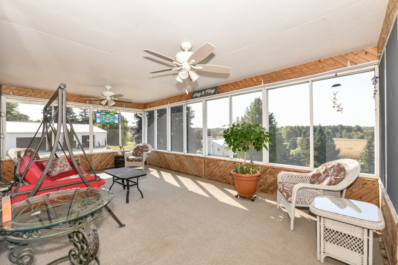 9702 West State Road 81 Beloit, WI 53511 - Photo 12 of 60 Screened In Porch