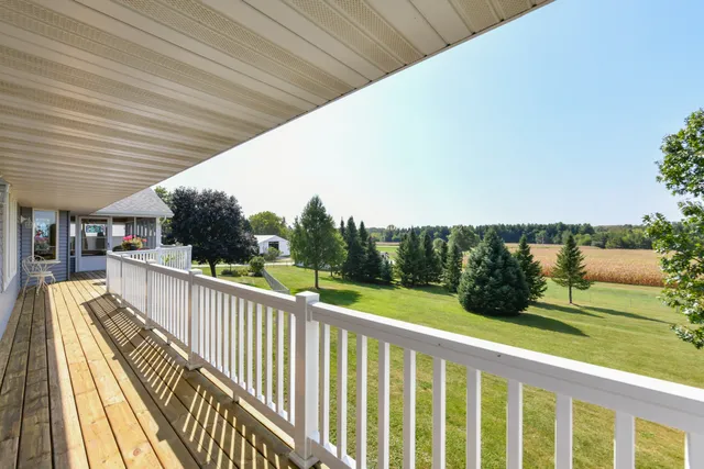 $859,900 | 9702 West State Road 81, Beloit, WI 53511