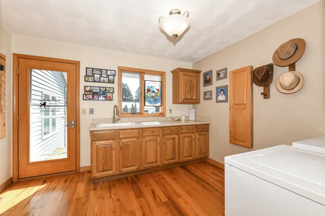 $859,900 | 9702 West State Road 81, Beloit, WI 53511