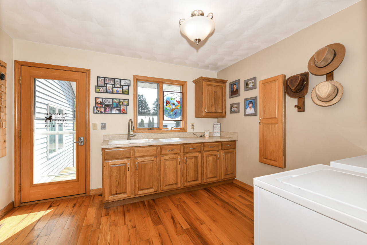 9702 West State Road 81 Beloit, WI 53511 - Photo 20 of 60 Main Level Laundry