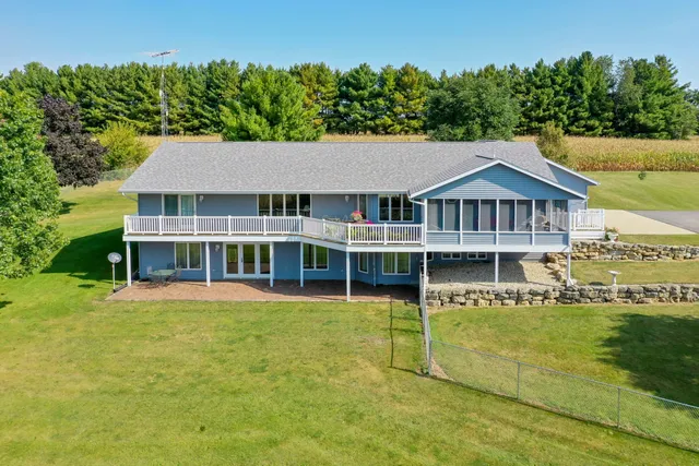 $859,900 | 9702 West State Road 81, Beloit, WI 53511