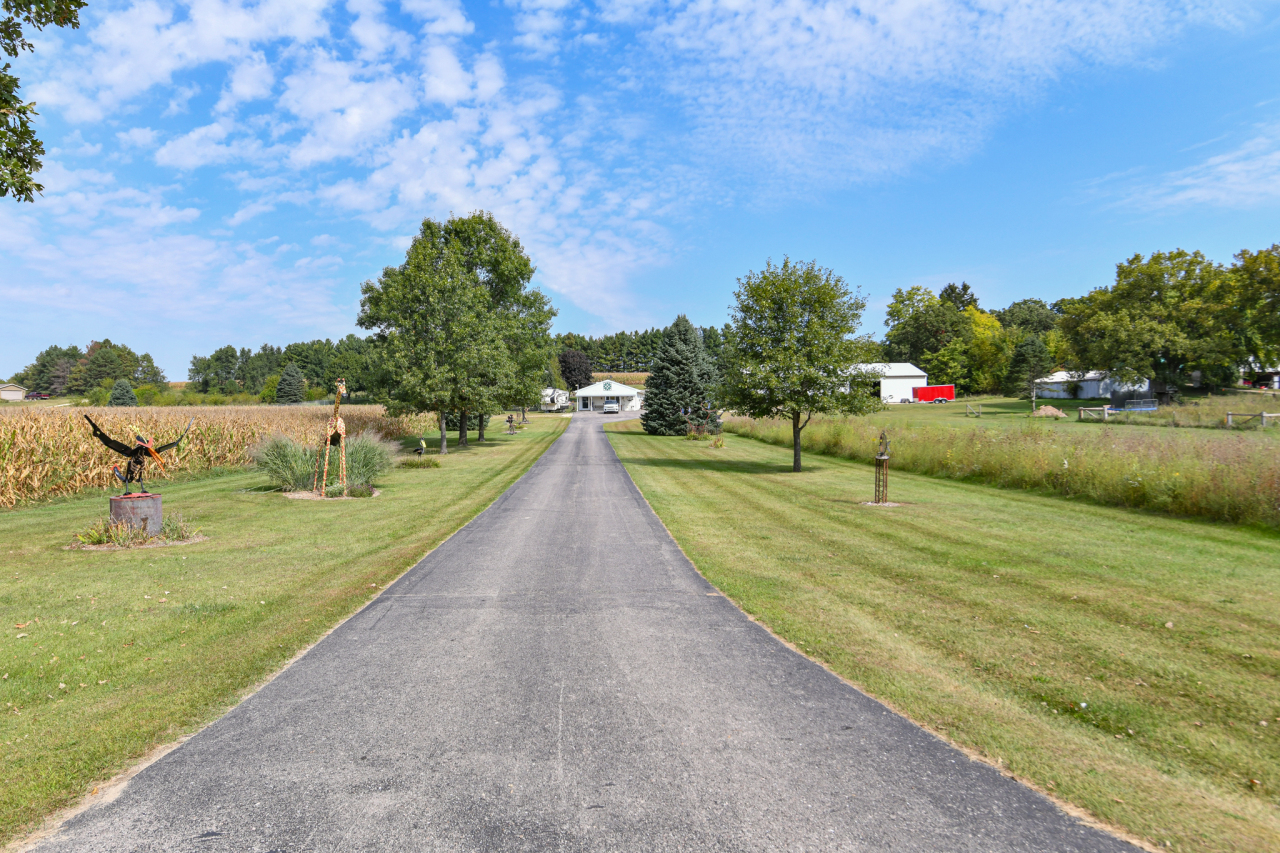 9702 West State Road 81 Beloit, WI 53511 - Photo 41 of 60 Drive