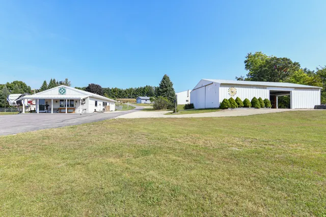 $859,900 | 9702 West State Road 81, Beloit, WI 53511