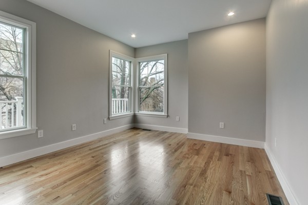 18 Kilsyth Road, Unit 1 Brookline, MA 02445 - Photo 11 of 19 Gallery Image 11