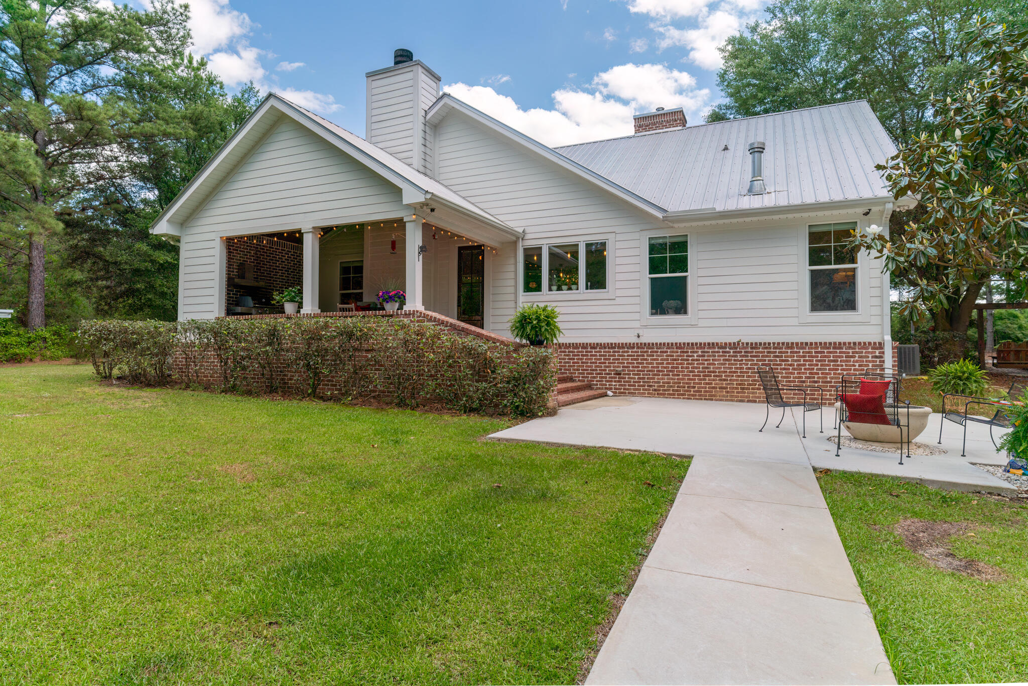 4351 Poverty Creek Road Crestview, FL 32539 - Photo 39 of 53 a front view of house with yard and green space
