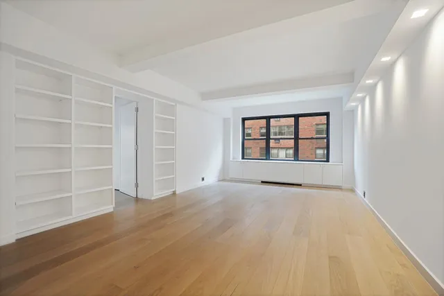 $2,995,000 | 177 East 77th Street, Unit 5A | Upper East Side