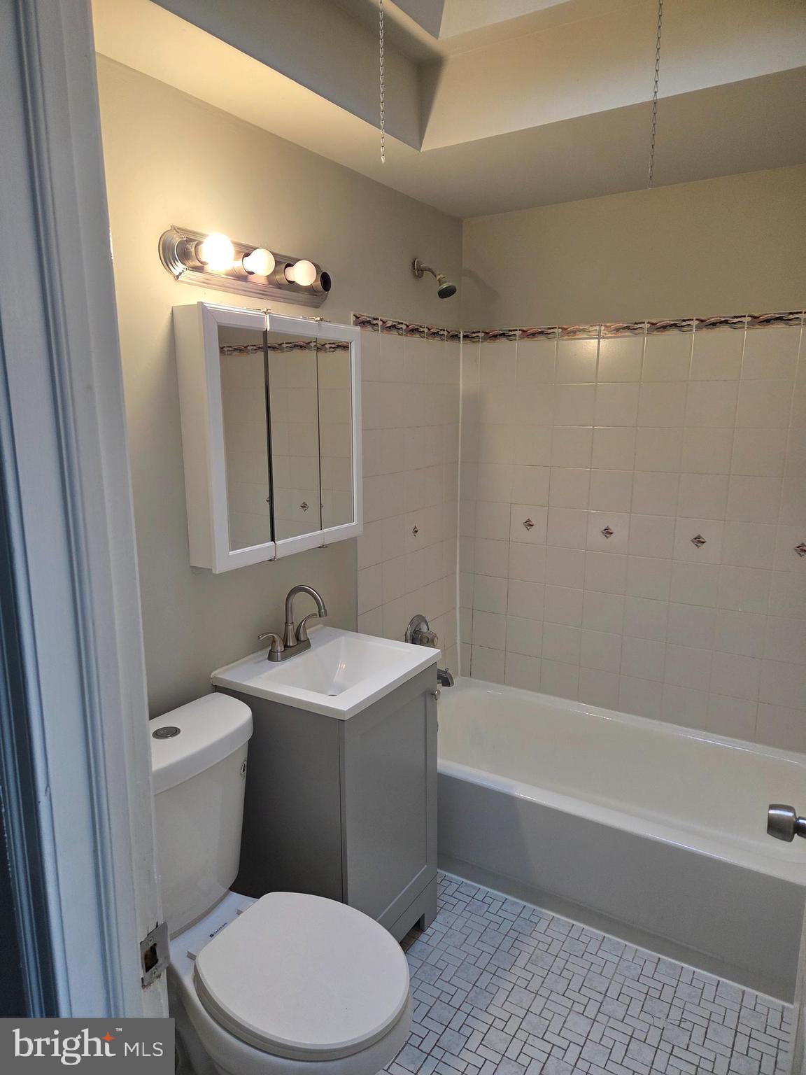 1219 Passmore Street Philadelphia, PA 19111 - Photo 9 of 12