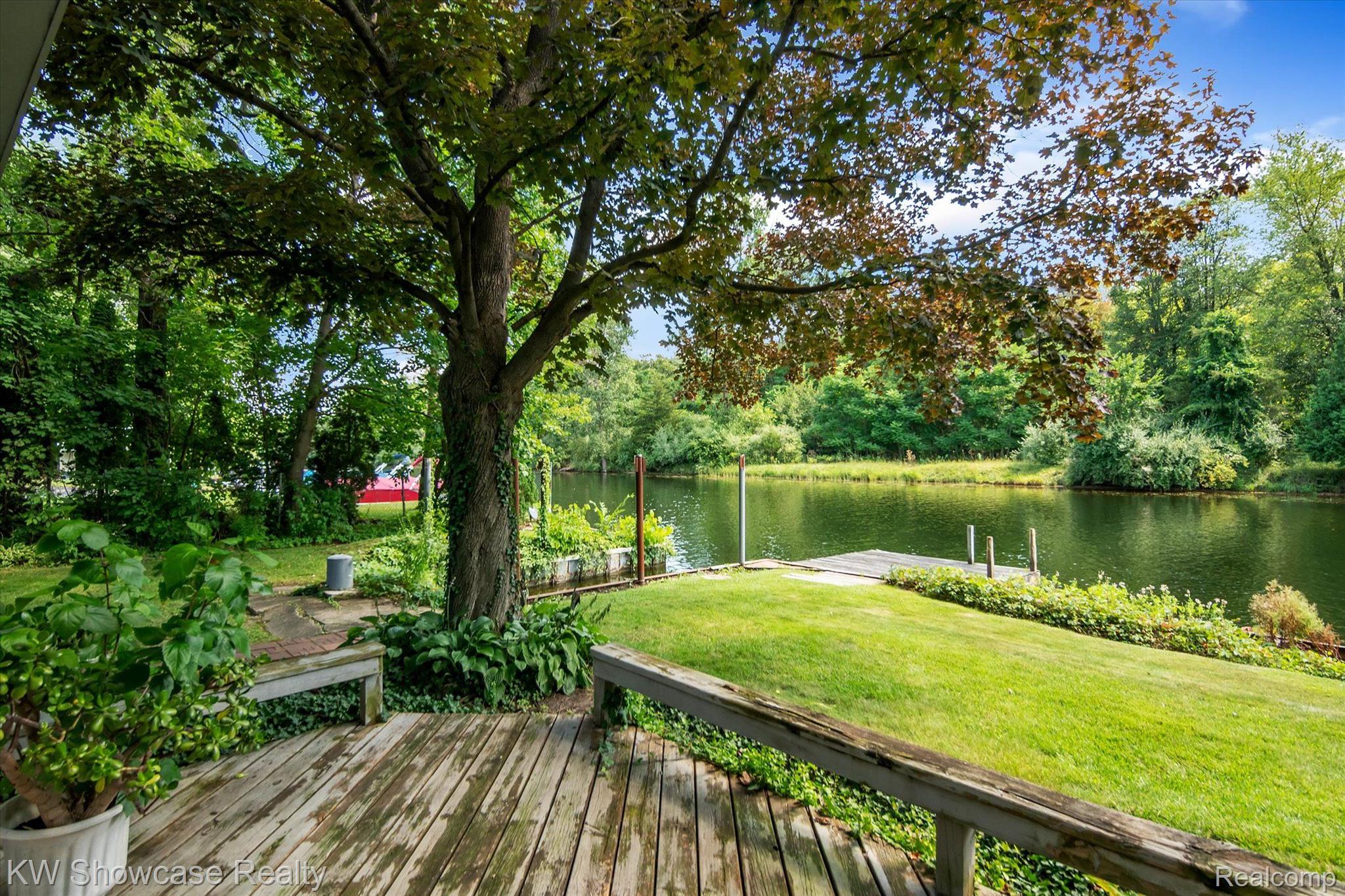 9220 Mcgregor Road Pinckney, MI 48169 - Photo 36 of 40 What a BEAUTIFUL view.