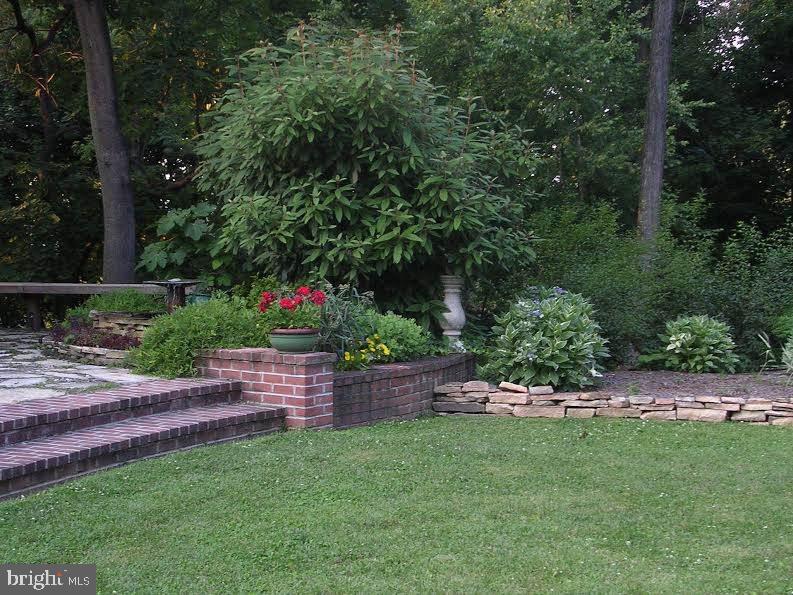 188 Highland Road York, PA 17403 - Photo 25 of 36 Gallery Image 25