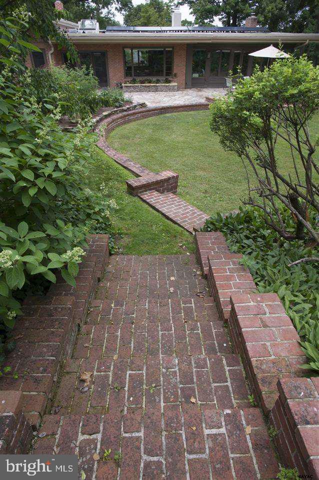 188 Highland Road York, PA 17403 - Photo 30 of 36 Gallery Image 30