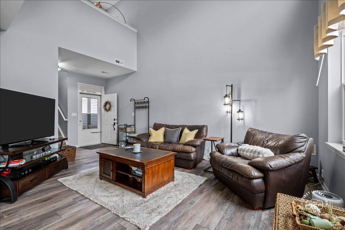 422 Acushnet Street Elgin, IL 60124 - Photo 4 of 18