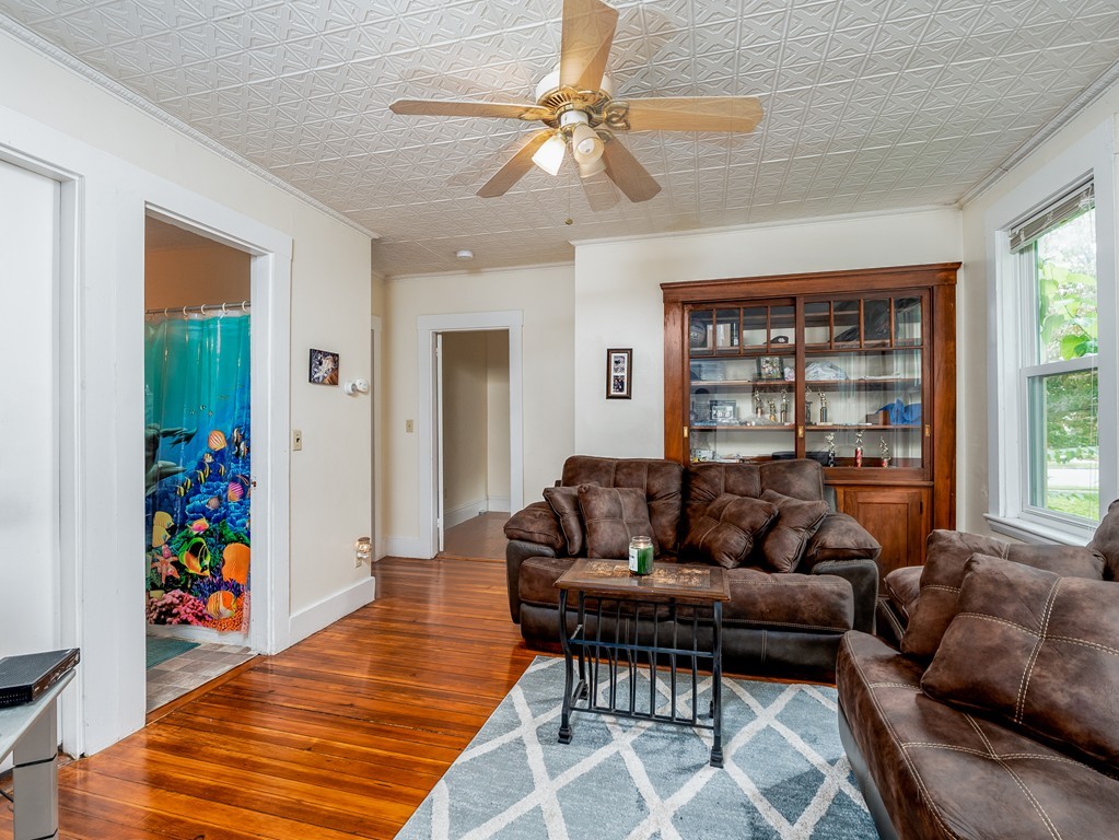 83 Cedar Street Wakefield, MA 01880 - Photo 23 of 41