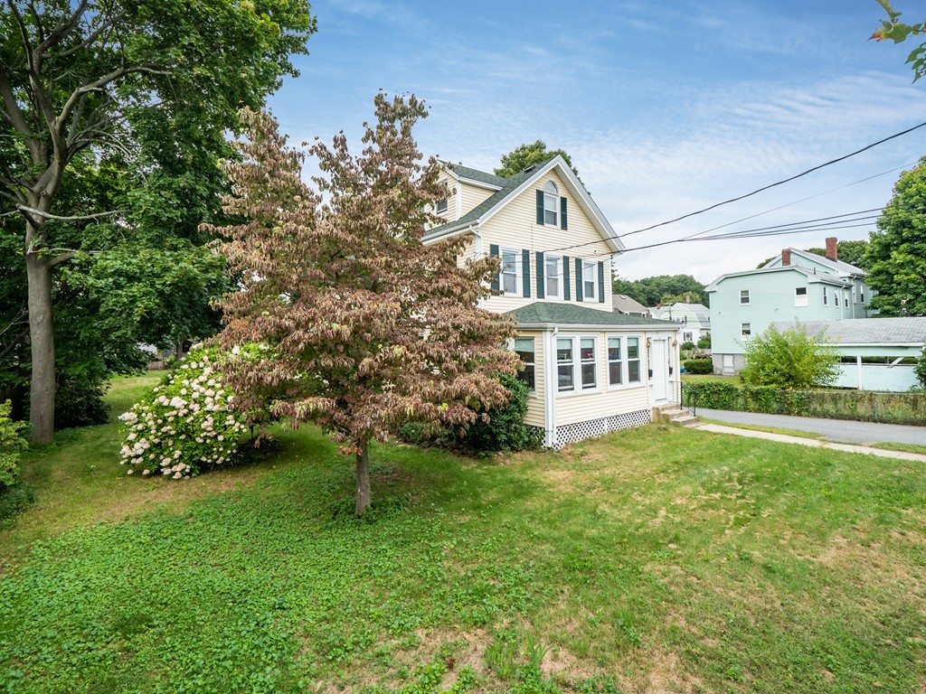 83 Cedar Street Wakefield, MA 01880 - Photo 3 of 41