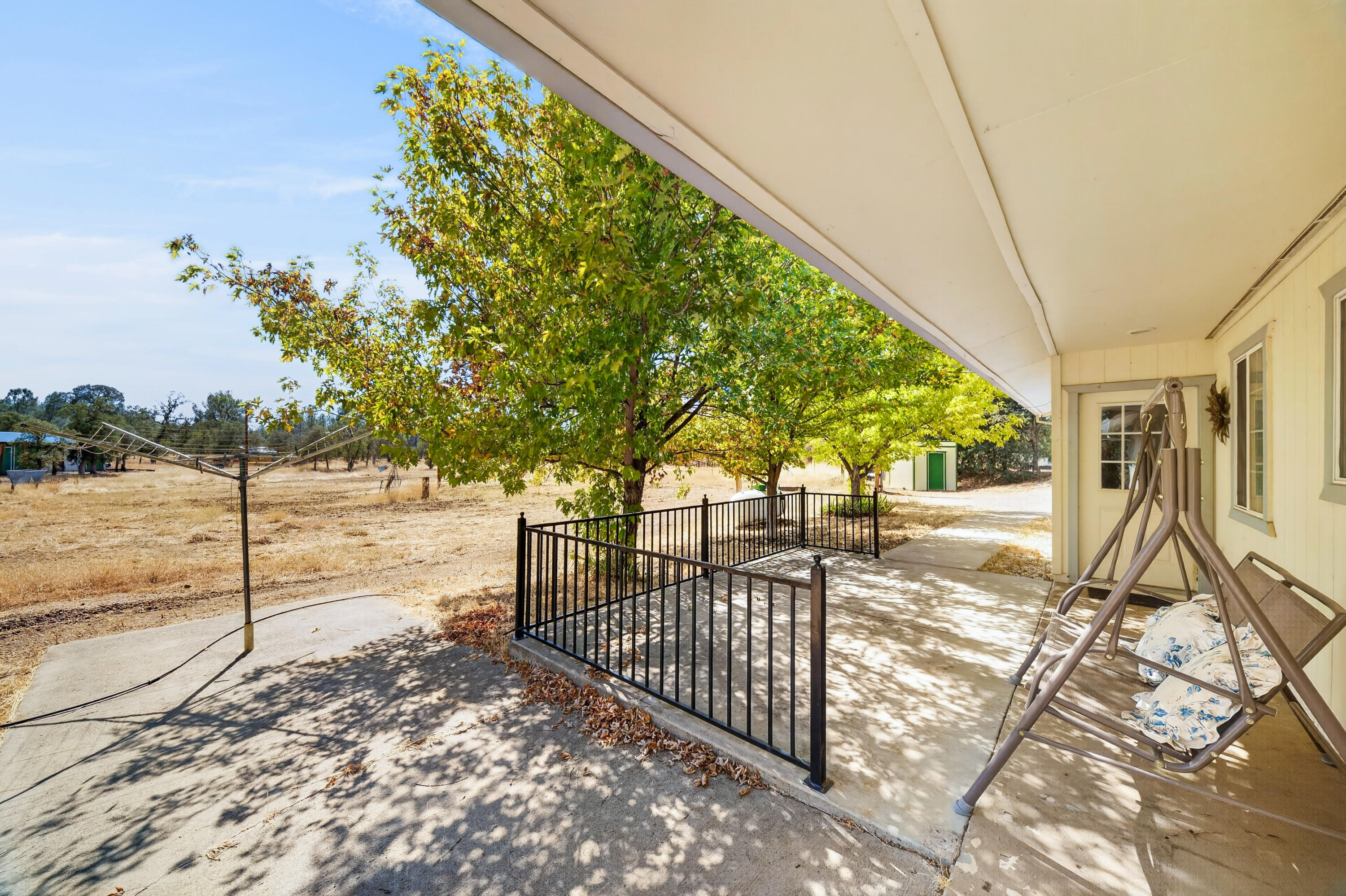 24555 Dersch Road Anderson, CA 96007 - Photo 24 of 40 Back Patio