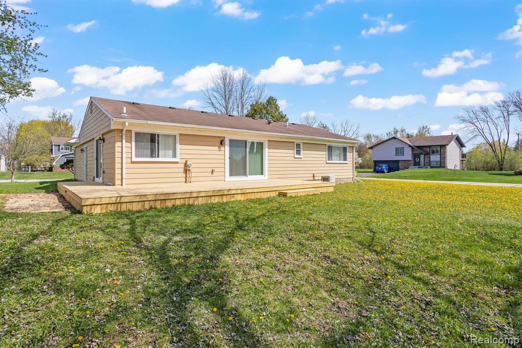 22511 Deerfield Road Novi, MI 48375 - Photo 23 of 24 Gallery Image 23