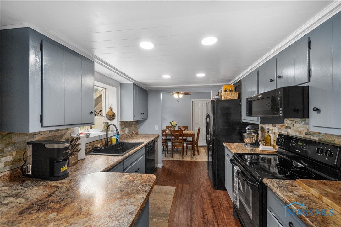3210 Pickle Road Oregon, OH 43616 - Photo 13 of 42 Gallery Image 13