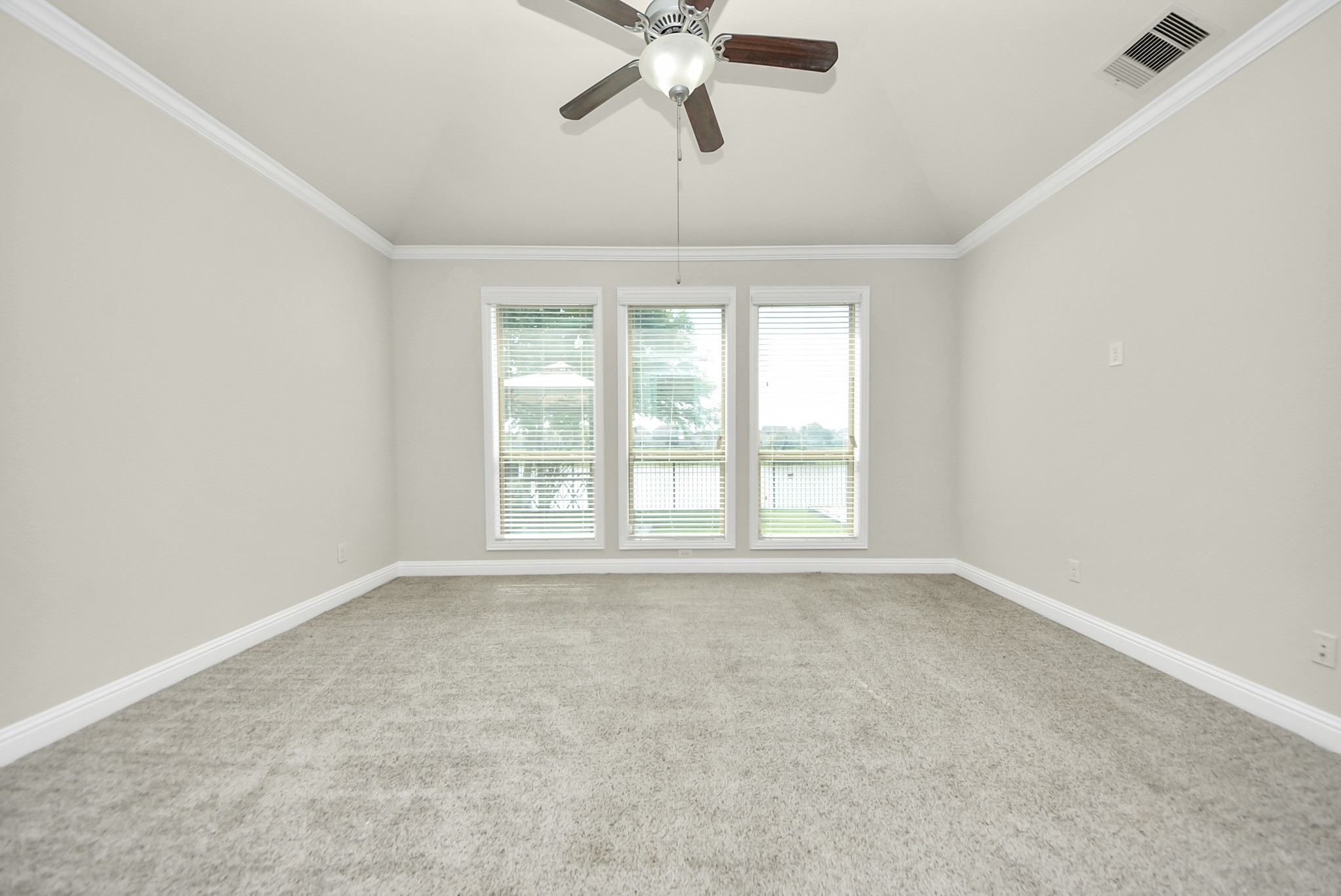 4836 Peppermill Ridge Lane Rosharon, TX 77583 - Photo 16 of 45 Primary Bedroom