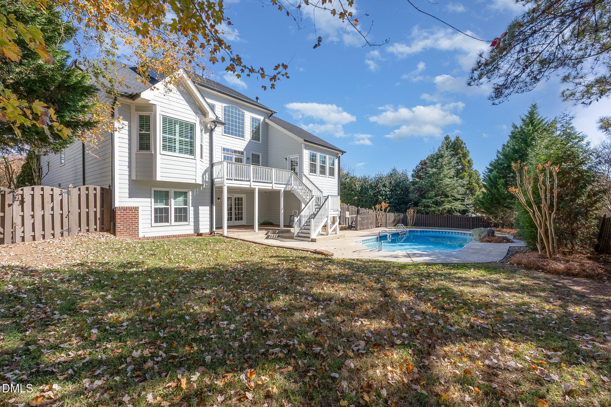 9113 Mission Hills Court Raleigh, NC 27617 - Photo 5 of 39 038_cj4a3271-edit_589