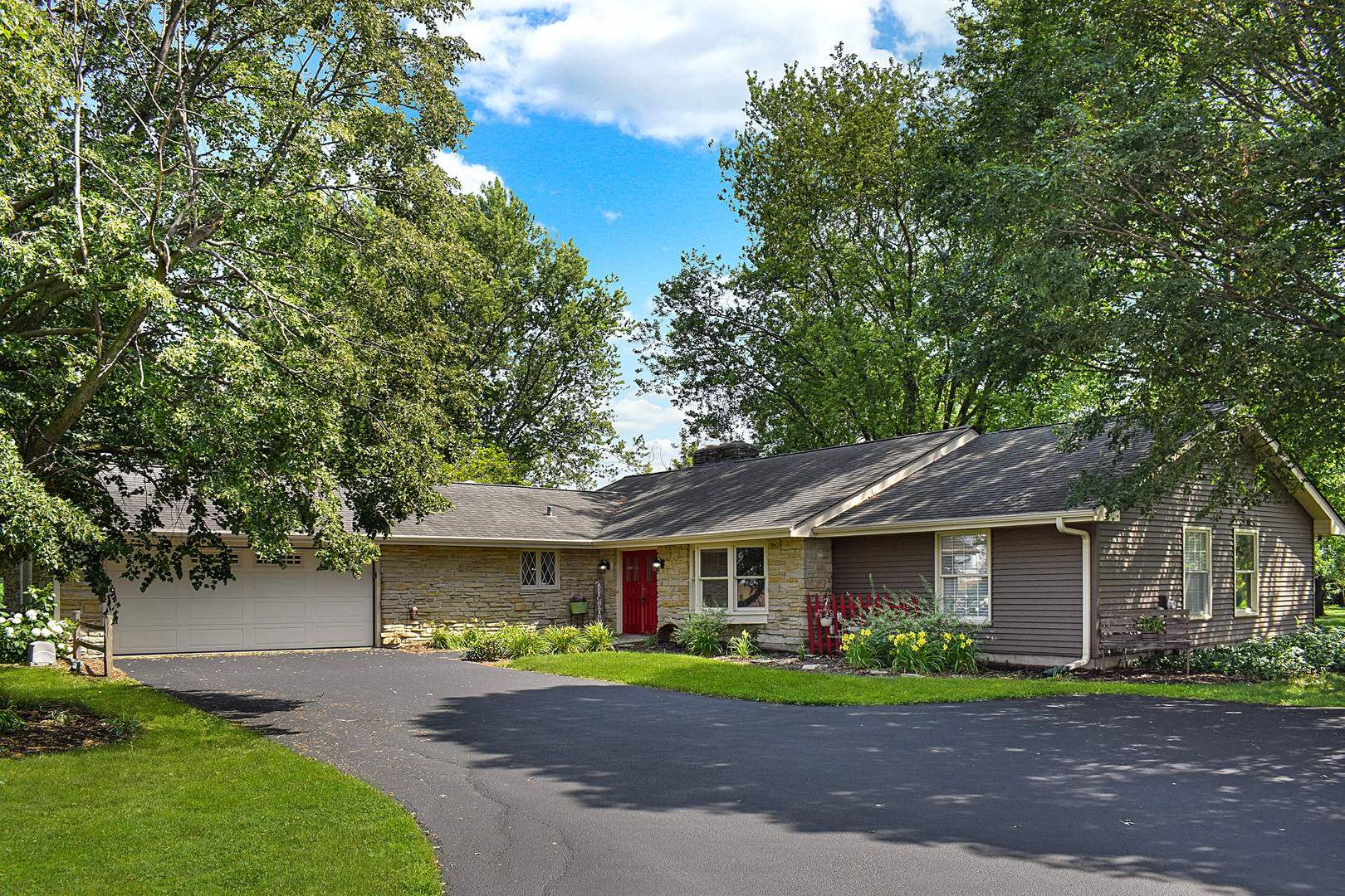 8860 Gurler Road DeKalb, IL 60115 - Photo 1 of 37