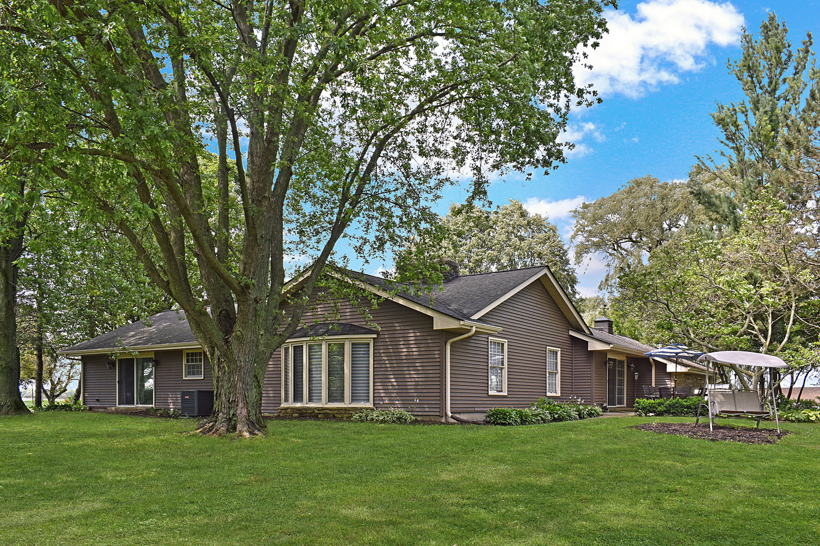 8860 Gurler Road DeKalb, IL 60115 - Photo 3 of 37