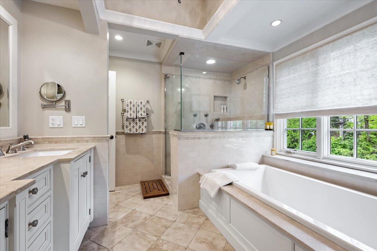 9360 Ridgeway Avenue Evanston, IL 60203 - Photo 46 of 92 Gallery Image 46