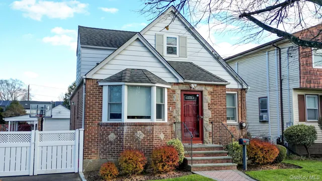 $799,000 | 249 Grange Street, Franklin Square, NY 11010