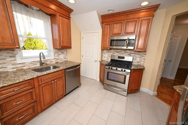 $799,000 | 249 Grange Street, Franklin Square, NY 11010