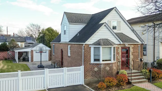 $799,000 | 249 Grange Street, Franklin Square, NY 11010