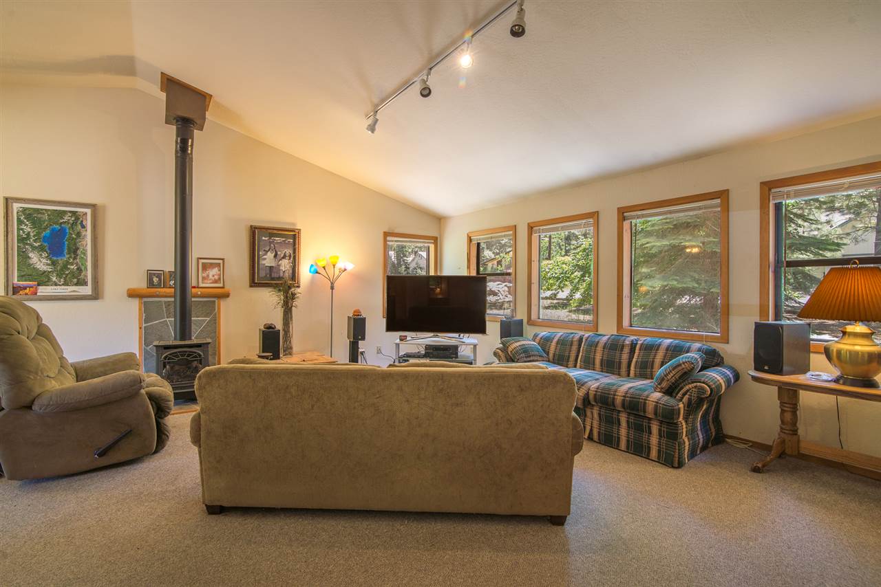 10560 Golden Pine Road Truckee, CA 96161 - Photo 8 of 14 Gallery Image 8
