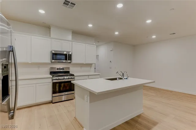 $1,965 | 134 Laguna Commons Lane, Henderson, NV 89015