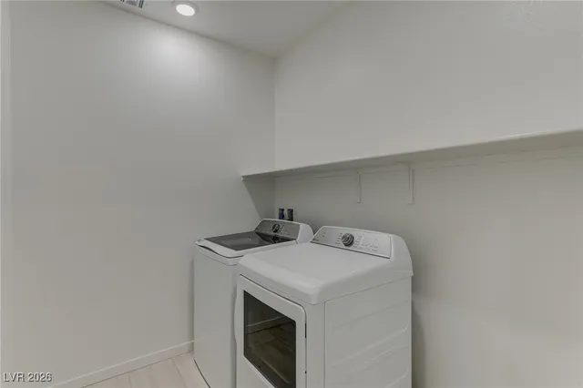 $1,965 | 134 Laguna Commons Lane, Henderson, NV 89015