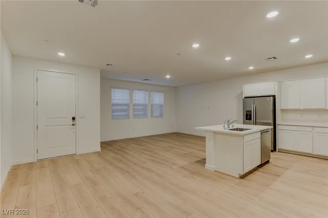 $1,965 | 134 Laguna Commons Lane, Henderson, NV 89015