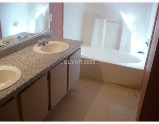3716 Lincoln Road Las Vegas, NV 89115 - Photo 3 of 3 Master Bath/Spa.