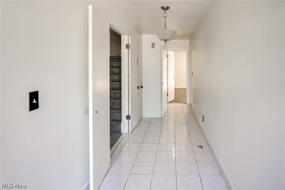 18212 Cornwall Road Cleveland, OH 44119 - Photo 2 of 22