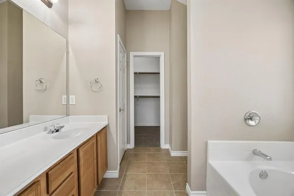 $2,095 | 9508 Fox Hill Drive, Fort Worth, TX 76131