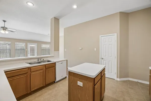 $2,095 | 9508 Fox Hill Drive, Fort Worth, TX 76131