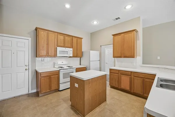$2,095 | 9508 Fox Hill Drive, Fort Worth, TX 76131