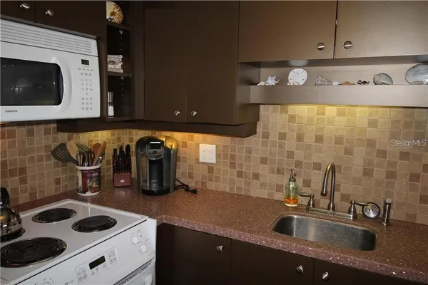 $2,650 | 1230 Gulf Boulevard, Unit 1805, Clearwater, FL 33767